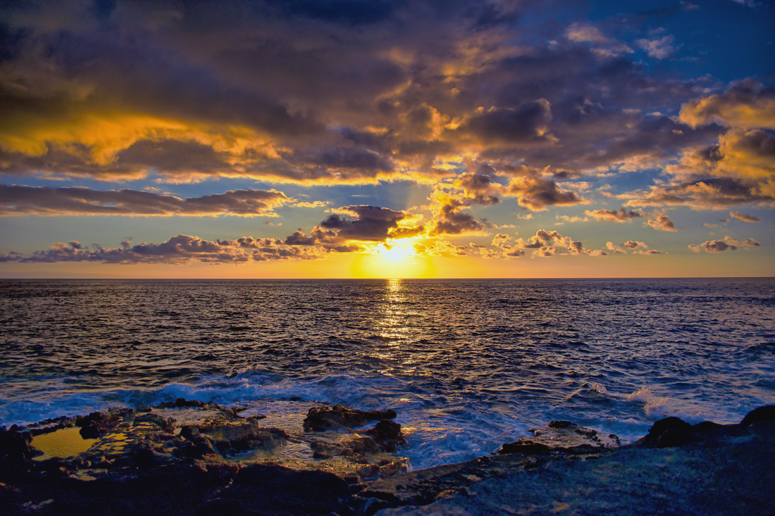 Paradise Found: Witnessing a Magical Hawaiian Sunset